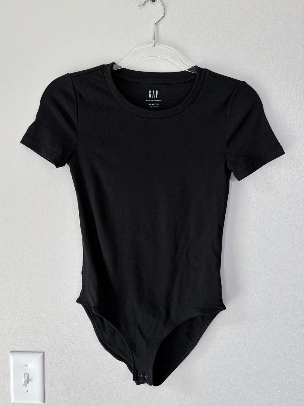 GAP Black Short Sleeve Modern Bodysuit Layering Closet Staples Soft Stretchy